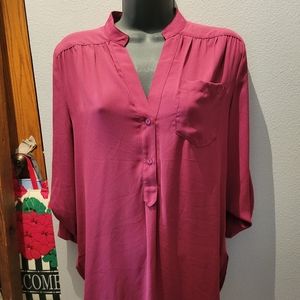 41 hawthorn burgundy top